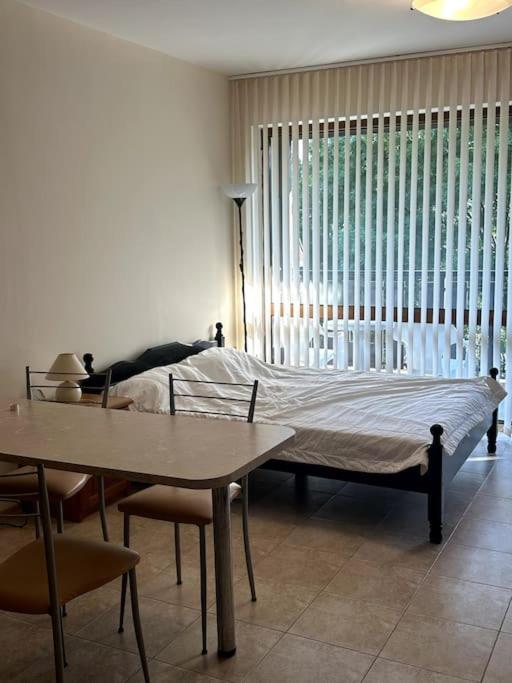 Spacious Fully Furnished Studio In Kavarna Apart Hotel Экстерьер фото
